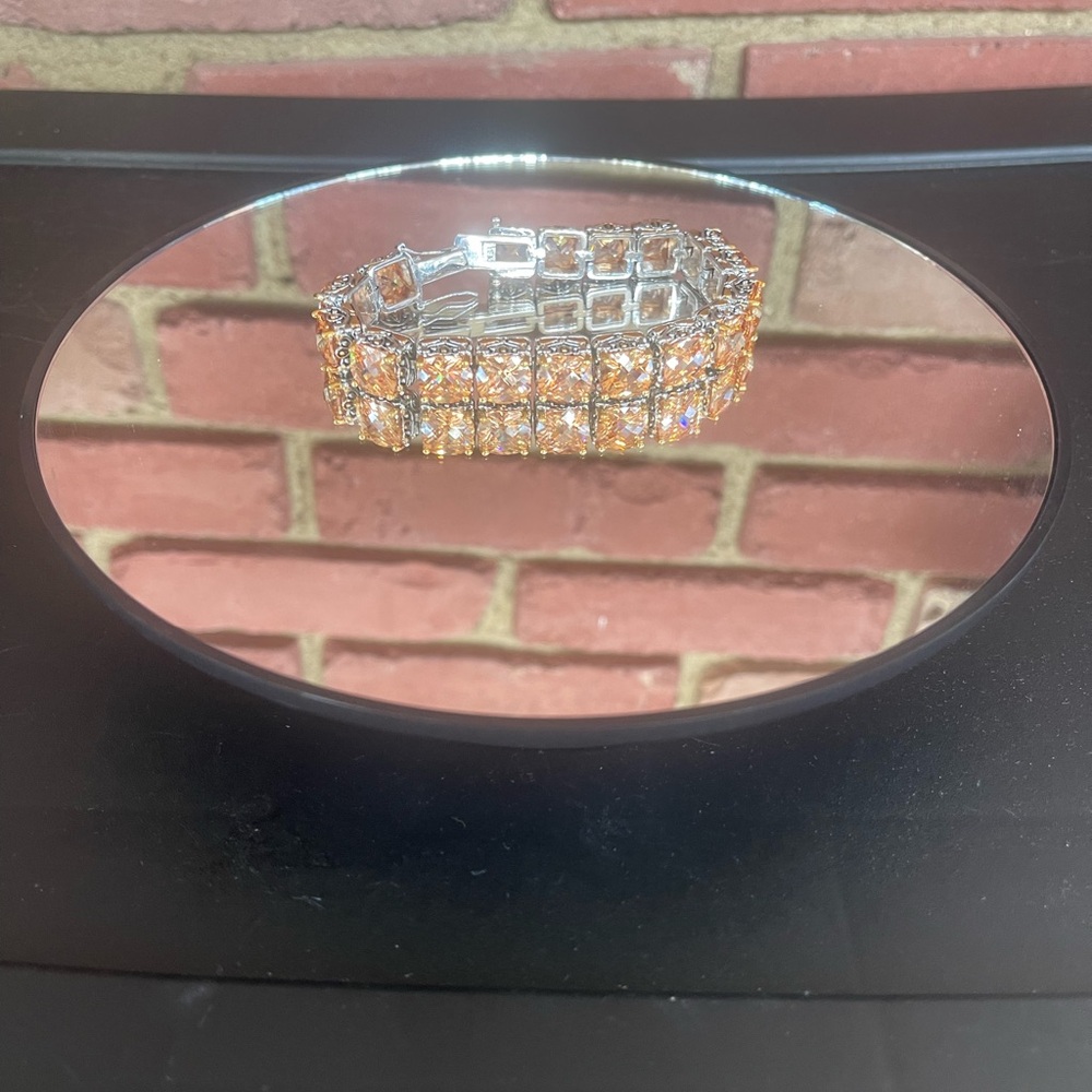 🔥NWOT. 🔥PARKLANE 🔥 Topaz Signature Bracelet - Picture 3 of 8